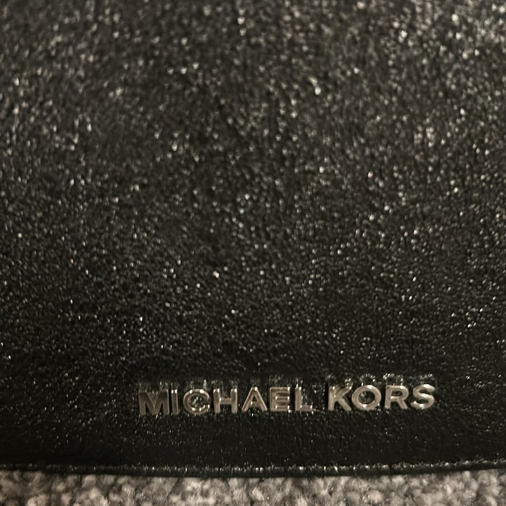 Michael Kors, shiny black, leather wallet - Picture 5 of 7